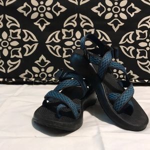 Women’s Chacos Sz 7